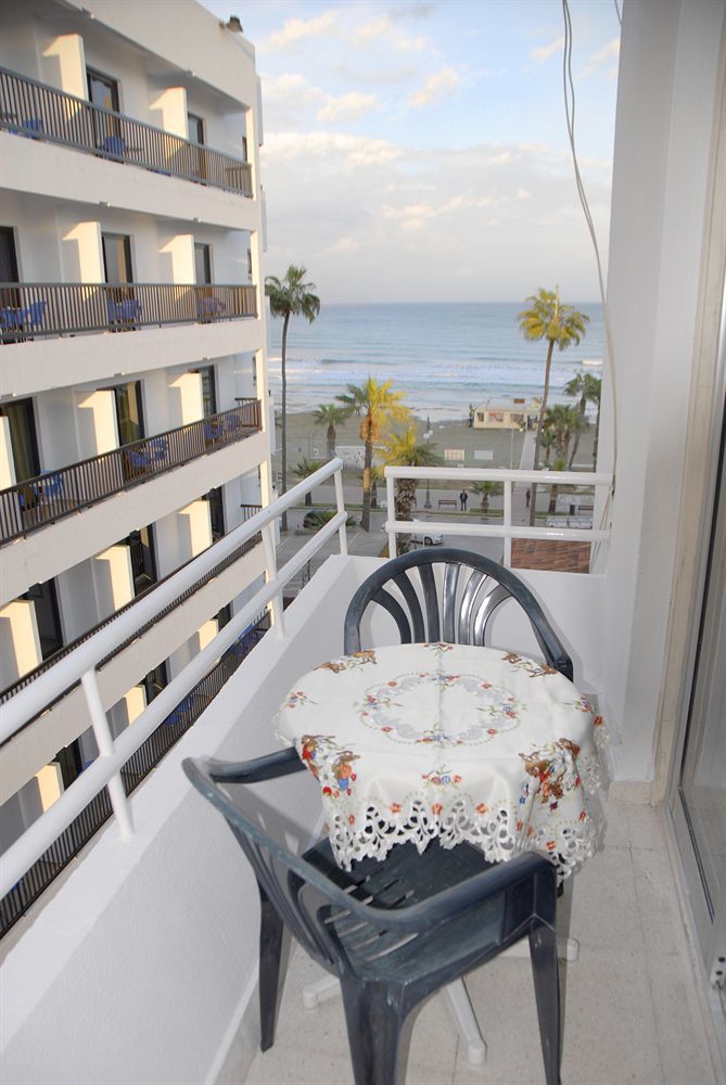 Palm Sea Beach Hotel Apartments Ларнака Экстерьер фото