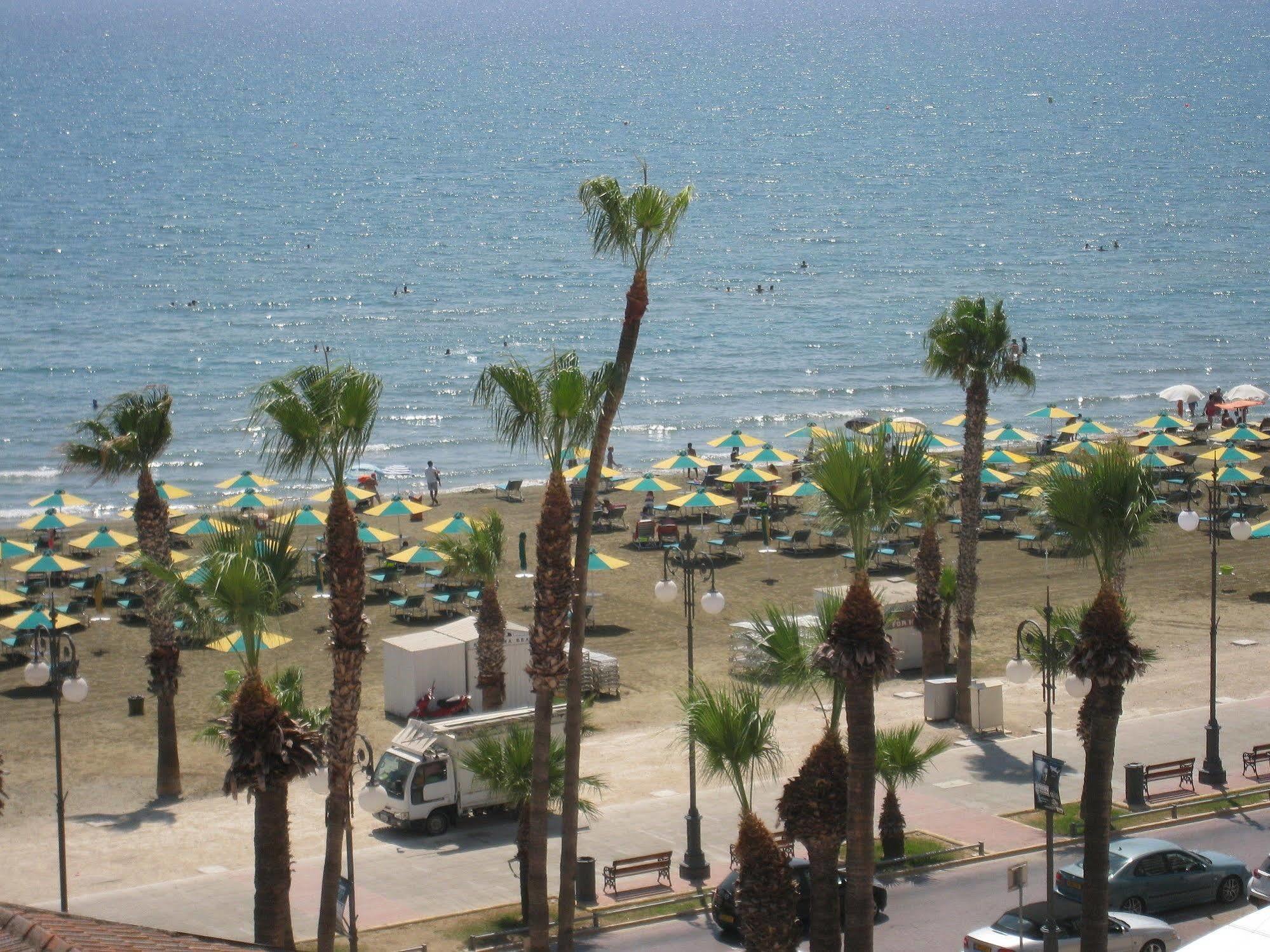 Palm Sea Beach Hotel Apartments Ларнака Экстерьер фото