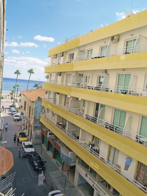 Palm Sea Beach Hotel Apartments Ларнака Экстерьер фото